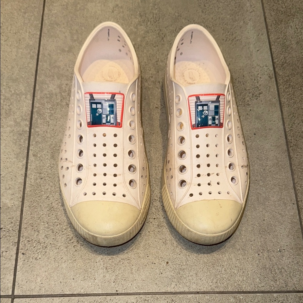 Cream Slip-On Sneakers with Graphic Detail